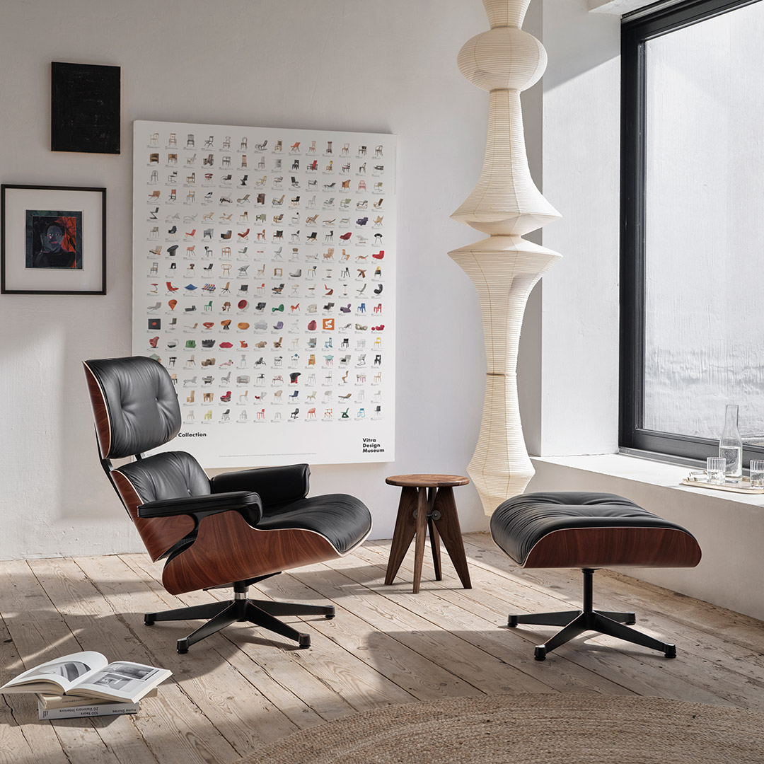 7188285_Eames-Lounge-Chair-&-Ottoman-Tabouret-Solvay-Akari-E_VDM-Poster_slider-mobil