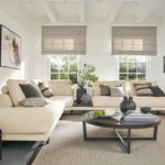 Bielefelder Werkstätten Sofa Long Island, weißer Bezug mit Dekokissen