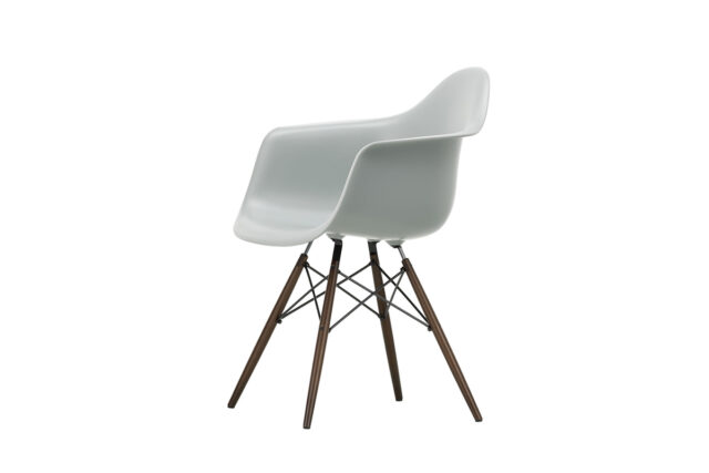 Eames Plastic Chair DAW