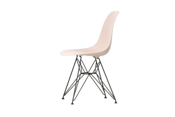 Eames Plastic Chair DSR