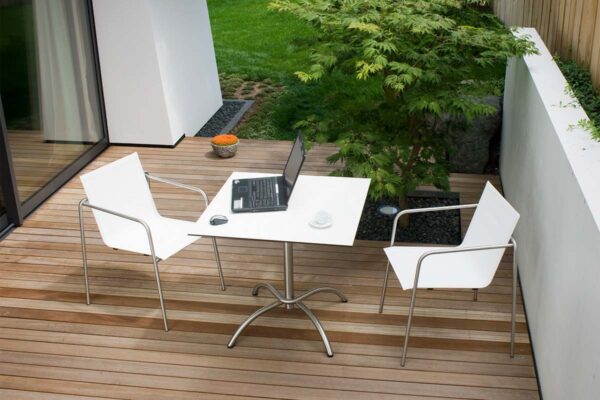 FISCHER_Sessel_Bistrotisch_TAKU_02 FISCHER Sessel und Bistrotisch TAKU