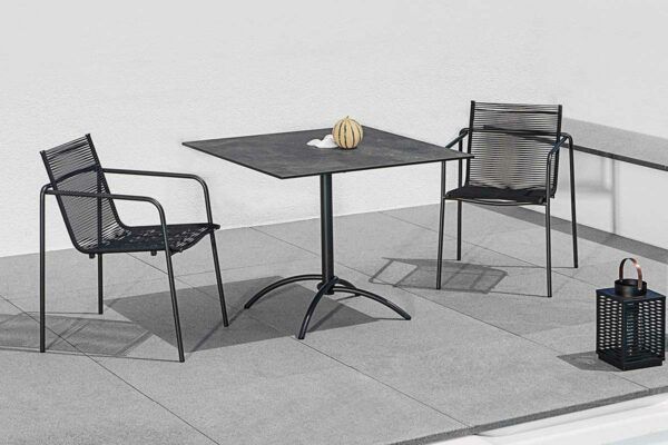 FISCHER_Sessel_Bistrotisch_TAKU_04 FISCHER Sessel und Bistrotisch TAKU