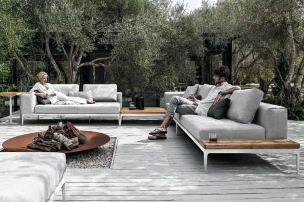 Gloster Sofa Grid Gloster Sofa Grid, mit Personen