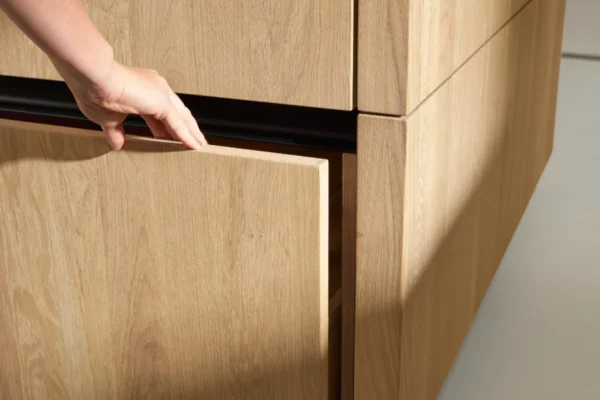 Team 7 pur Küche Team 7 pur Küche, Schublade wird geöffnet