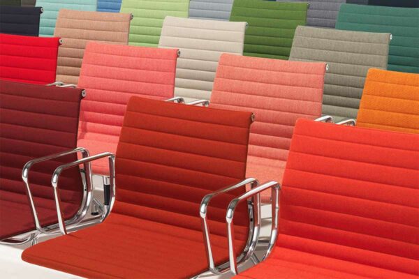 VITRA Aluminium Chair EA 101, EA 103 und EA 104 VITRA Aluminium Chair EA 101, EA 103 und EA 104