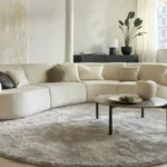 bielefelder werkstätten Sofa Nimbo, heller Stoff mit Dekokissen