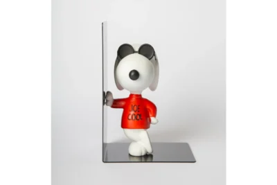 Blogo Design Buchstütze Snoopy, mit rotem Pulli