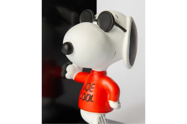 Blogo Design Buchstütze Snoopy, mit rotem Pulli und Sonnenbrille Blogo Design Buchstütze Snoopy, mit rotem Pulli und Sonnenbrille