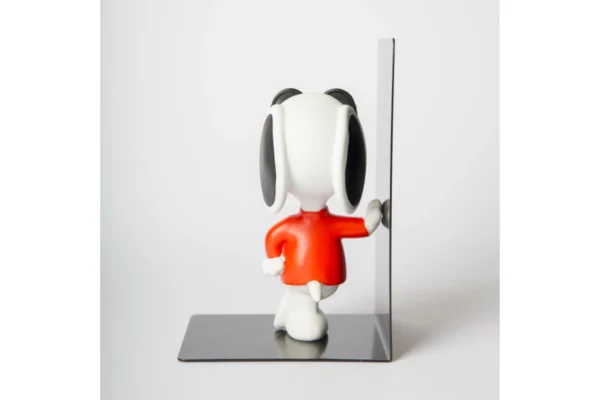 Blogo Design Buchstütze Snoopy, mit rotem Pulli und Sonnenbrille, Ansicht von hinten Blogo Design Buchstütze Snoopy, mit rotem Pulli und Sonnenbrille, Ansicht von hinten