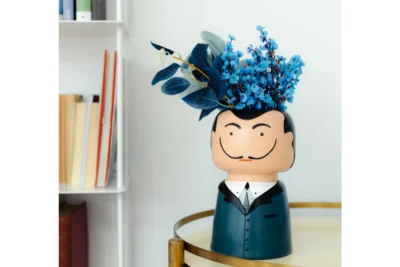 Blogo Vase Surrealism mit Blumen