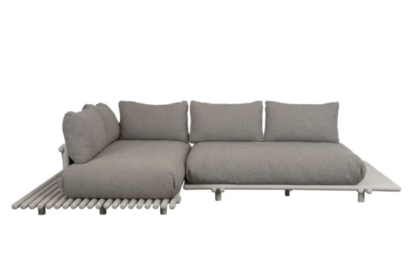 Cane-line Sofa Sticks Platform Cane-line Sofa Sticks Platform, Freisteller Gestell sand mit grauen Kissen