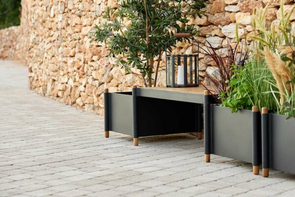 Cane-line Sticks Bank inklusive Pflanzgefäße Cane-line Sticks Bank inklusive Pflanzgefäße