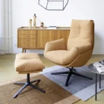 Bequemer Lounge Chair: COR Cordia Lounge, hier mit hellem Stoffbezug