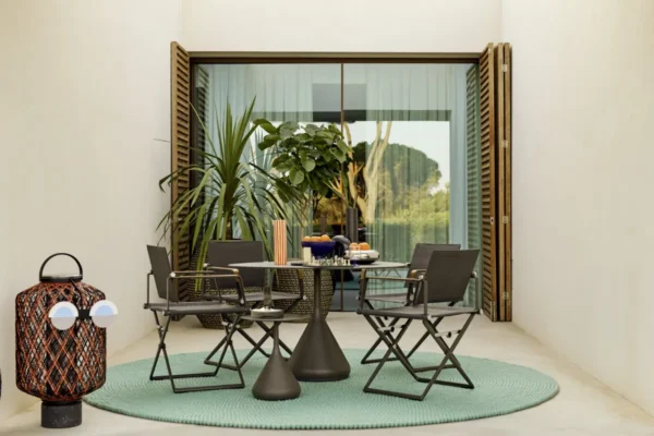 Dedon Tisch Satellite, Sessel Seax, Essgruppe Dedon Tisch Satellite, Sessel Seax, Essgruppe