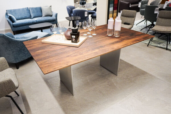 Draenert Esstisch Atlas, Ansicht Sockel Draenert Esstisch Atlas, Ansicht Sockel