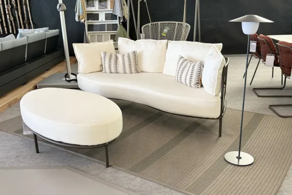 Fischer Möbel Sofa und Hocker Aura Fischer Möbel Sofa und Hocker Aura, Auflagen weiß