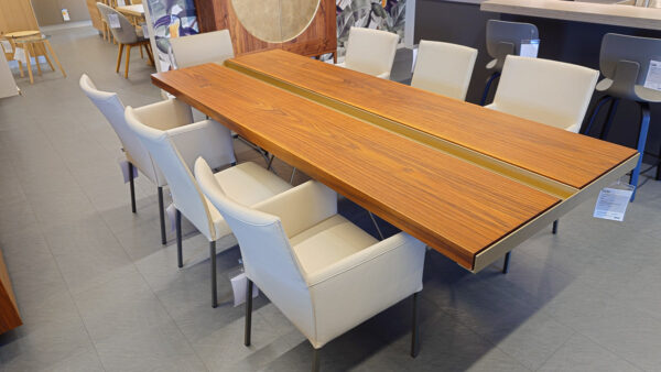 Form exclusiv Esstisch tRail, Bild 2 Form exclusiv Esstisch tRail, Bild 2