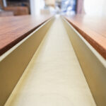 Form exclusiv Esstisch tRail, Detailansicht Profil in der Tischplatte