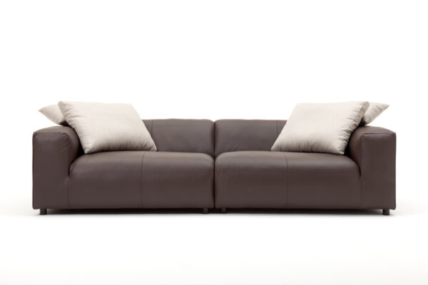 freistil by Rolf Benz Sofa 187 freistil by Rolf Benz Sofa 187, brauner Leder und helle Kissen