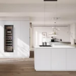 Weiße Häcker Küche systemat AV 2135 mit Weinkühlregal, Bild 2