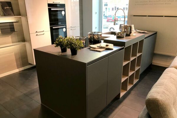 Häcker Küche Systemat Häcker Küche Systemat, aus unserer Ausstellung, Insel anthrazit