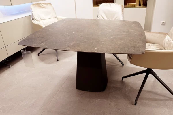 hülsta Esstisch T 81 hülsta Esstisch T 81, quadratische Platte