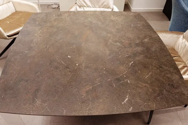 hülsta Esstisch T 81 hülsta Esstisch T 81, Detail Tischplatte