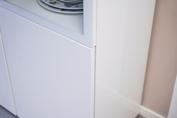 hülsta Highboard Neo, Lack weiß, Detailansicht Front hülsta Highboard Neo, Lack weiß, Detailansicht Front