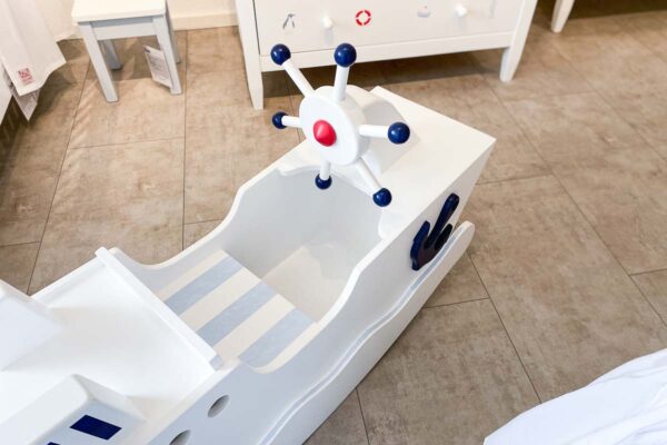 Isle of Dogs Schaukelschiff Isle of Dogs Schaukelschiff