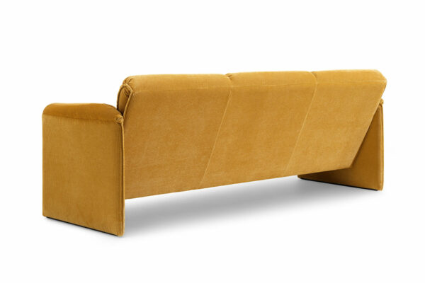 Leolux Sofa Bora-Bora Leolux Sofa Bora-Bora, curyyfarbener Stoffbezug, Rückenansicht