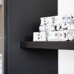 now by hülsta Wohnwand touch, Detailansicht Wandbord supermatt schwarz