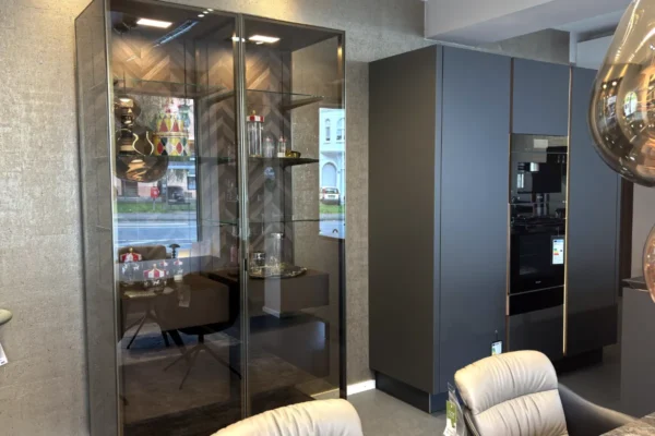 SieMatic Küche SLX inklusive Insel und Glasvitrinen, 25 SieMatic Küche SLX inklusive Insel und Glasvitrinen, 25