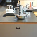 SieMatic Küche SLX inklusive Insel und Glasvitrinen, 30
