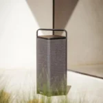 Sonoro Escape Outdoor-Lautsprecher P6, Farbe schwarz, auf der Terrasse