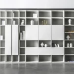 Sudbrock Regalwand Fokus (Vorschlag 38), weiß, frontal fotografiert