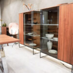 Team 7 Vitrine Filigno, Nussbaum/Rauchglas