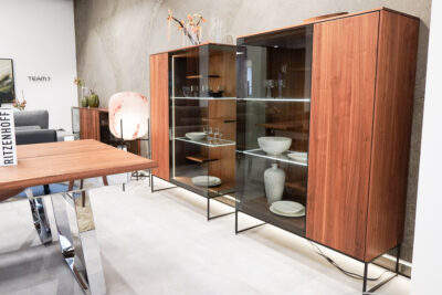 Team 7 Vitrine Filigno, Nussbaum/Rauchglas
