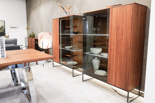 Team 7 Vitrine Filigno, Nussbaum/Rauchglas Team 7 Vitrine Filigno, Nussbaum/Rauchglas