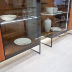 Team 7 Vitrine Filigno, Füße Detailansicht