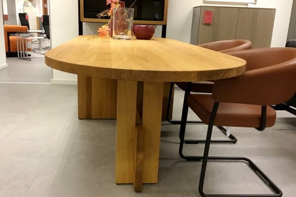 Tecta Esstisch Lot Tecta Esstisch Lot, Tischgestell in Holz