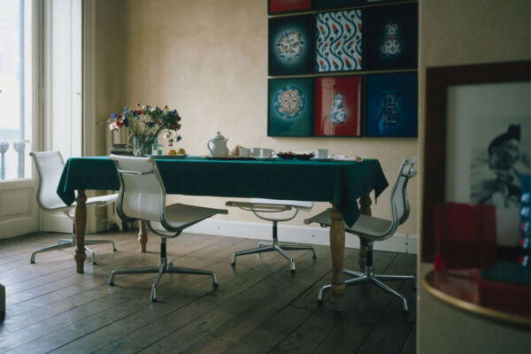 Vitra Aluminium Chair EA 105-108 Vitra Aluminium Chair EA 105-108