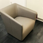 Vitra Sessel Occasional Lounge Chair, Seitenansicht, Leder granit
