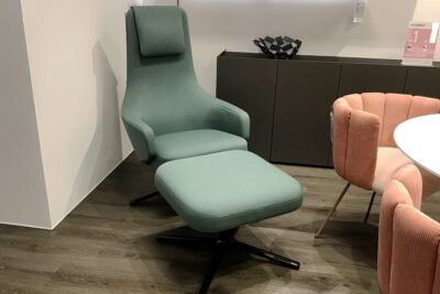 vitra Sessel und Hocker Rapos, Farbe grüngrau