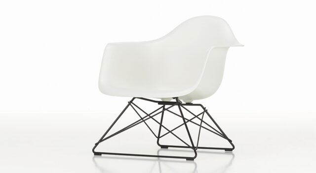 vitra Eames Plastic Chair LAR