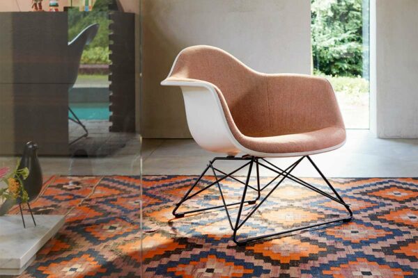 vitra Eames Plastic Arm Chair LAR vitra Eames Plastic Arm Chair LAR