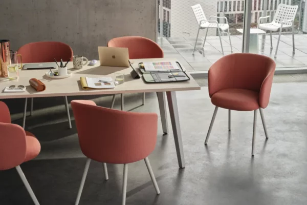 vitra Stuhl Mikado vitra Stuhl Mikado, apirkotfarbener Stoffbezug
