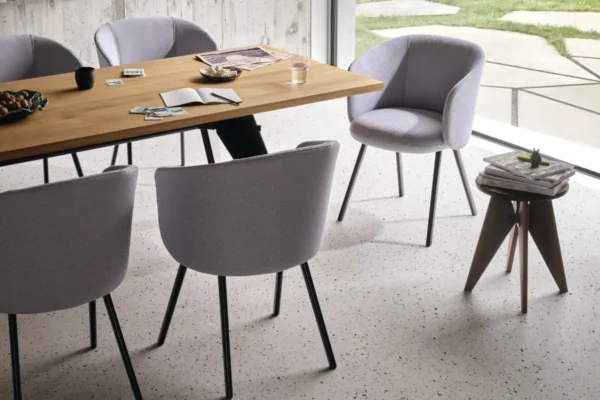 vitra Stuhl Mikado vitra Stuhl Mikado, Stoffbezug und dunkles Gestell