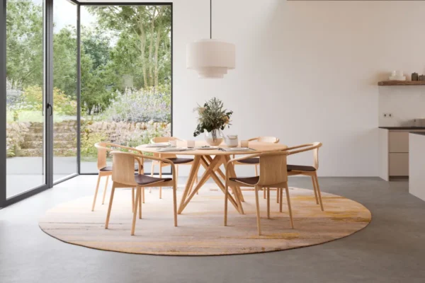 Walter Knoll Esstisch Seito, Eiche weiß pigmentiert, rund, mit Osuu Chair Walter Knoll Esstisch Seito, Eiche weiß pigmentiert, rund, mit Osuu Chair