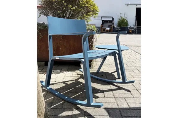 Weishäupl Schakelsessel Flow, Farbe blau. 1 Weishäupl Schaukelsessel Flow, Farbe blau. 1