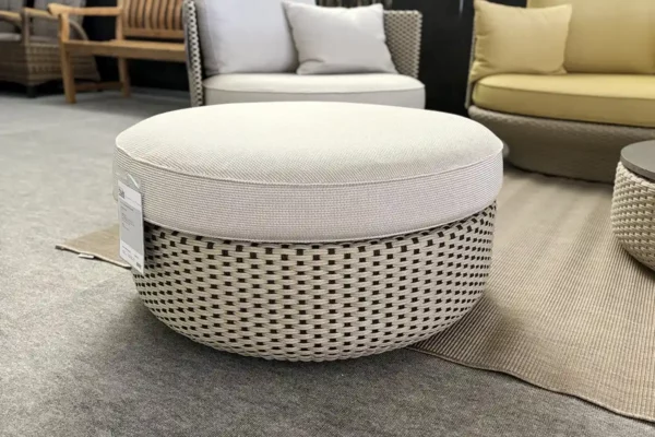 Wittmann Paradise Bird Outdoor Wittmann Paradise Bird Outdoor, Hocker mit hellem Sitzkissen